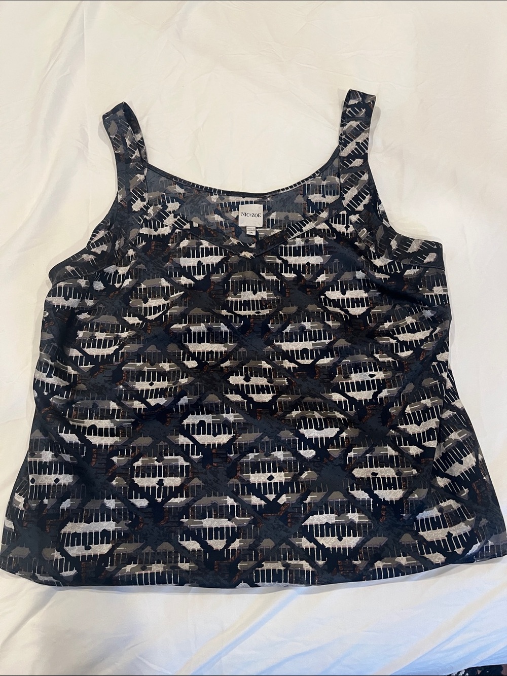 NIC+ZOE Navy and White Geometric Tank 1X